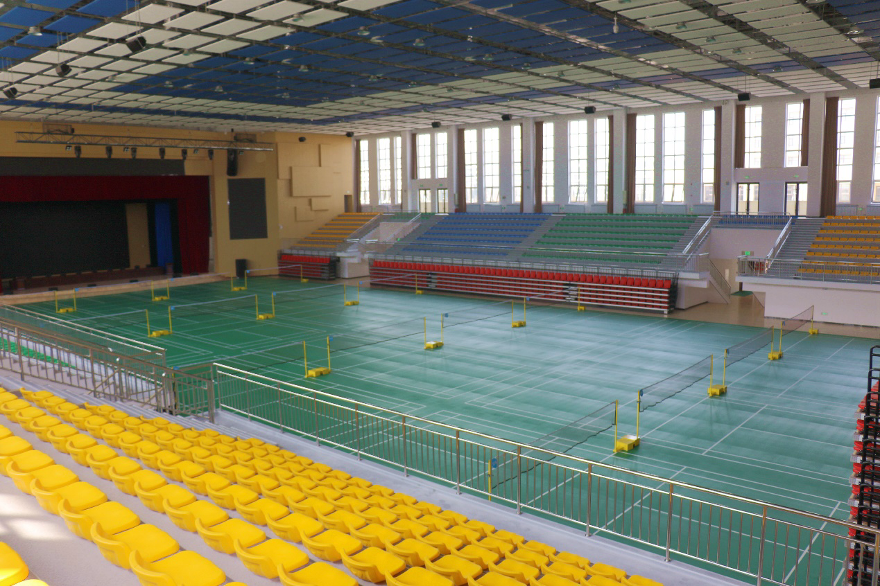 羽毛球场